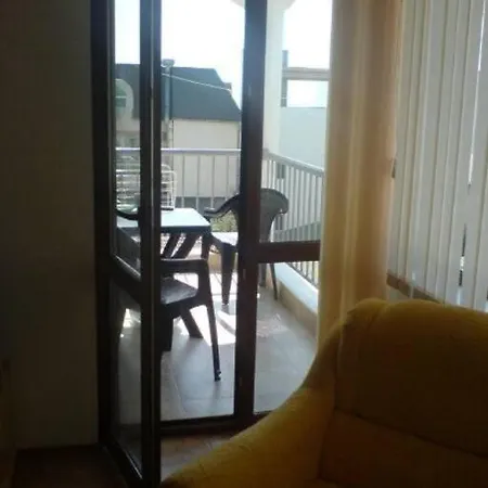 Lejlighed Frontline, 1 Bed, Near To