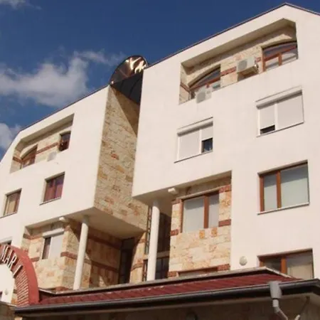 Frontline, 1 Bed, Near To Lejlighed